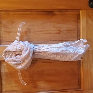 Nice neutral Vera Wang scarf